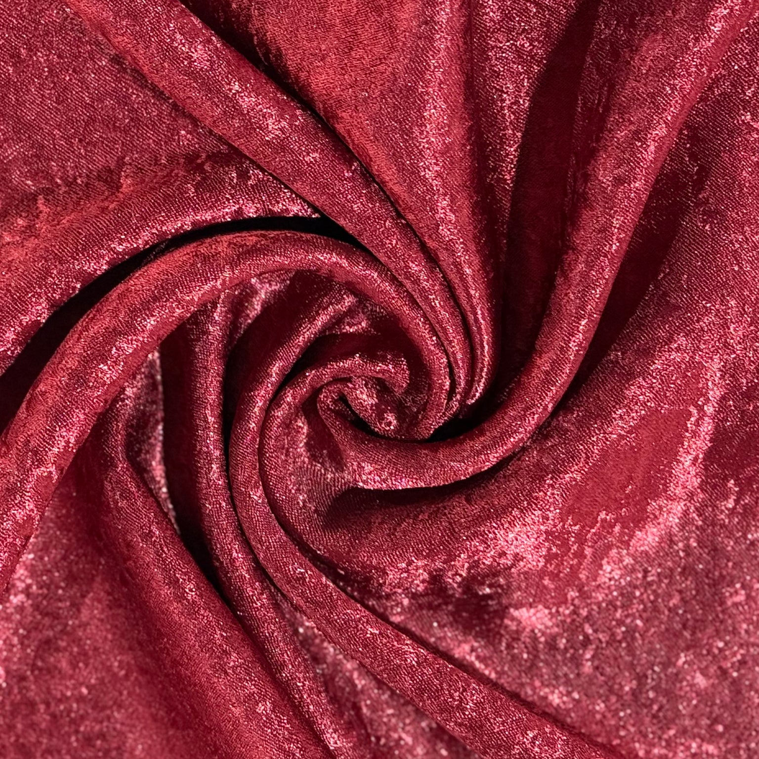 Crinkle Shimmer 132" Round Tablecloth - Burgundy - Image 4