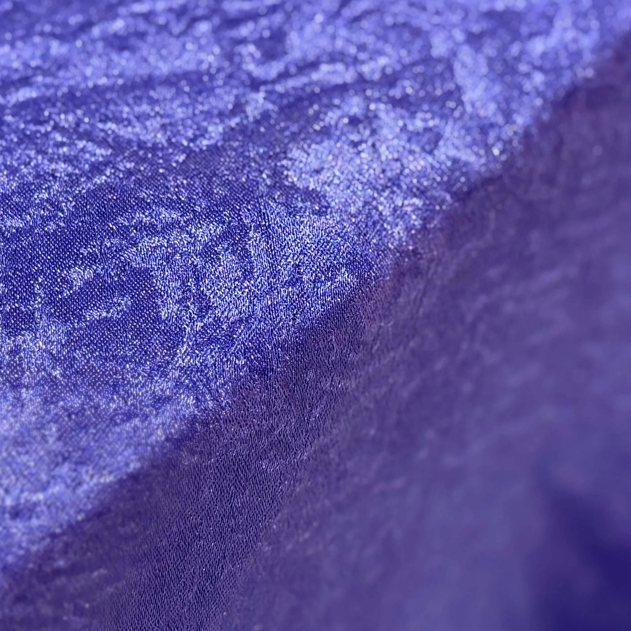 Crinkle Shimmer 132" Round Tablecloth - Purple - Image 6