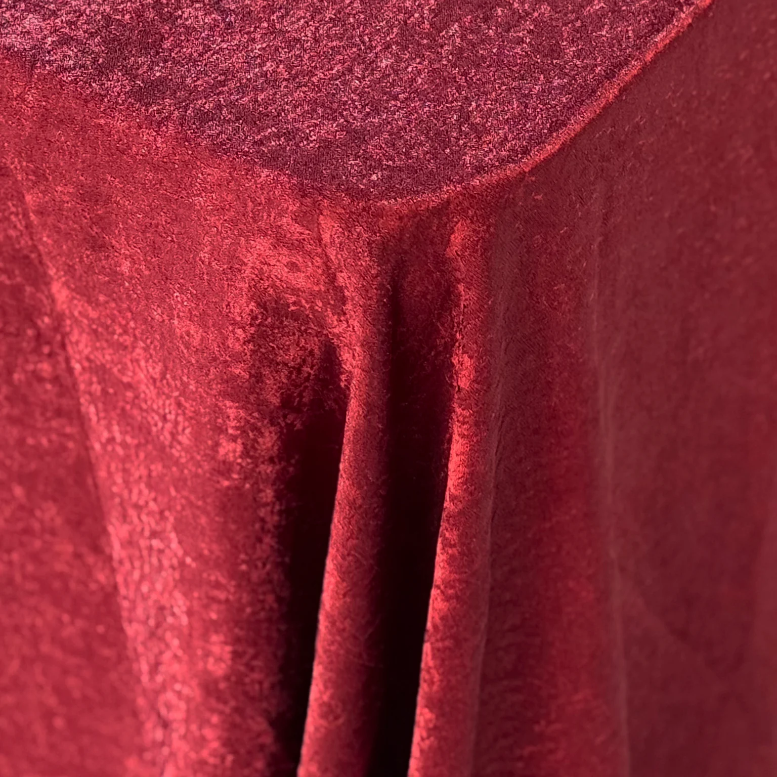 Crinkle Shimmer 90"x132" Rectangular Tablecloth - Burgundy - Image 3