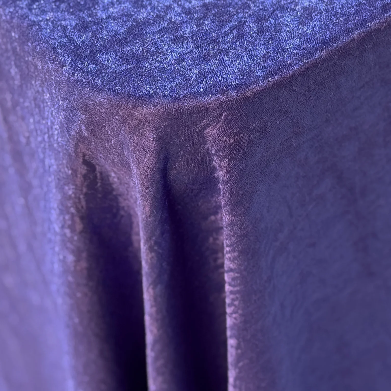 Crinkle Shimmer 90"x132" Rectangular Tablecloth - Purple - Image 4
