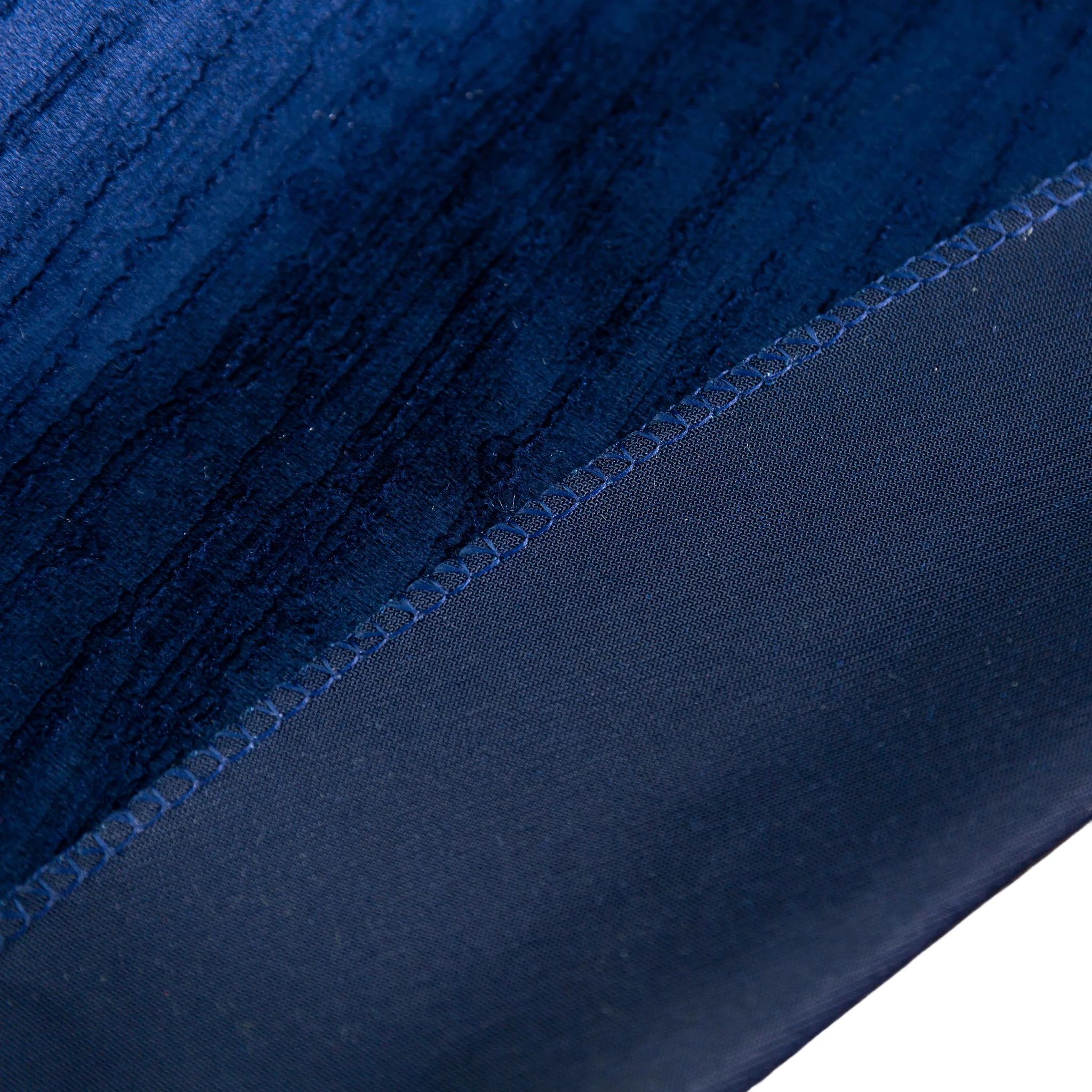 Crinkle Velvet 120" Round Tablecloth - Navy Blue - Image 6