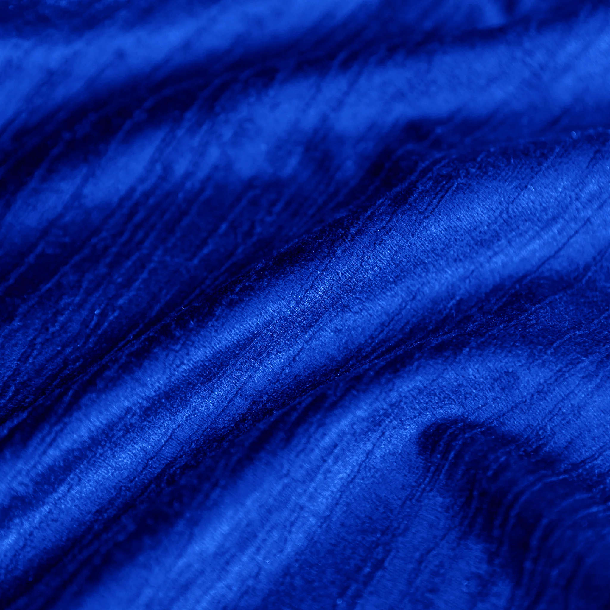 Crinkle Velvet 132" Round Tablecloth - Royal Blue - Image 3