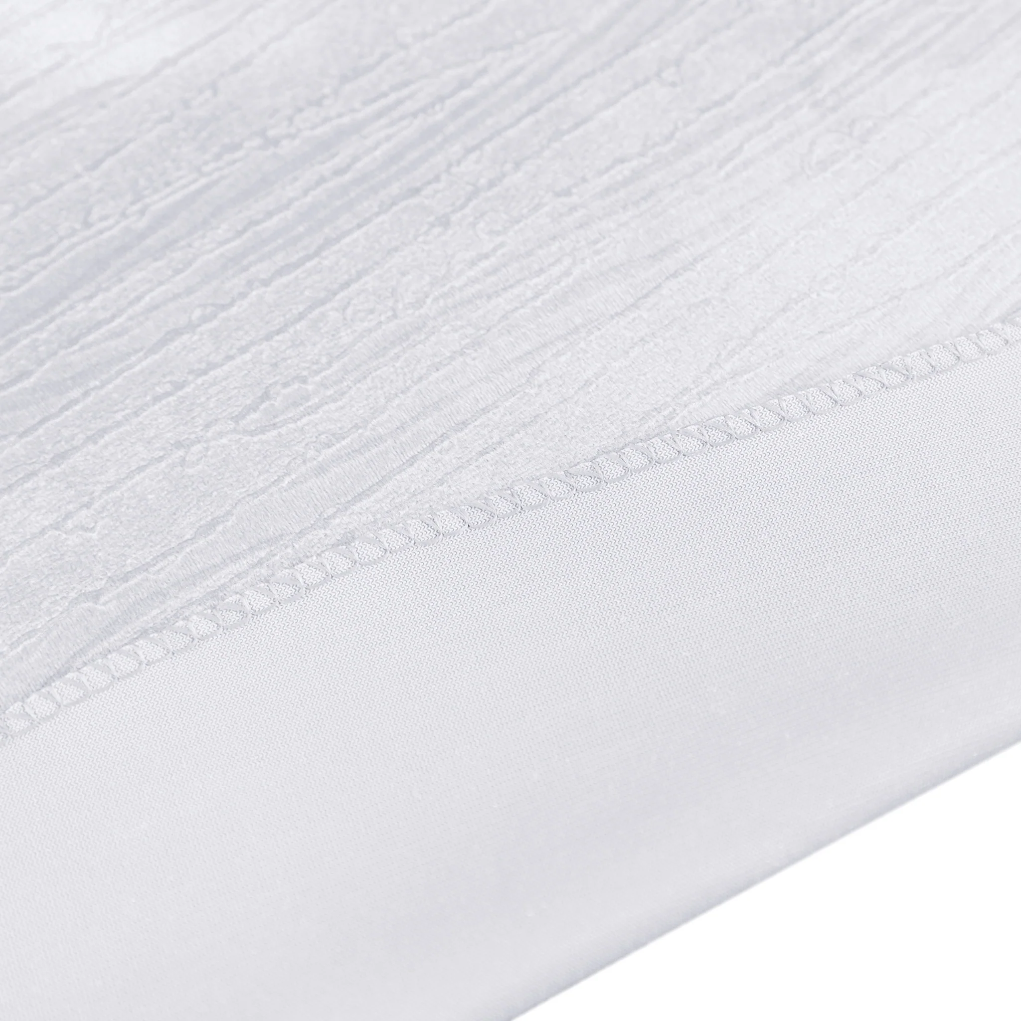 Crinkle Velvet 132" Round Tablecloth - White - Image 4