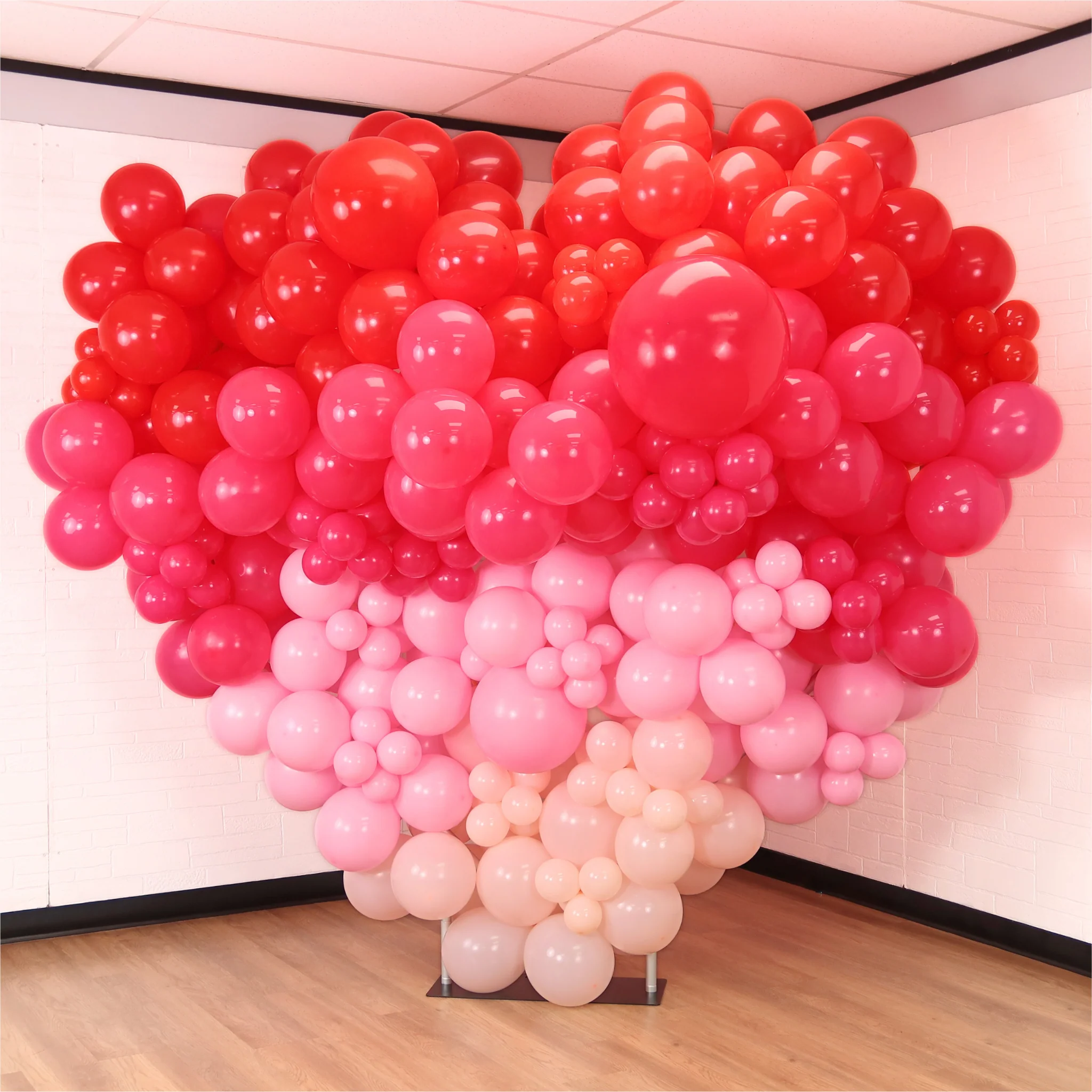 6.5ft Heart Frame Arch Backdrop - Image 8
