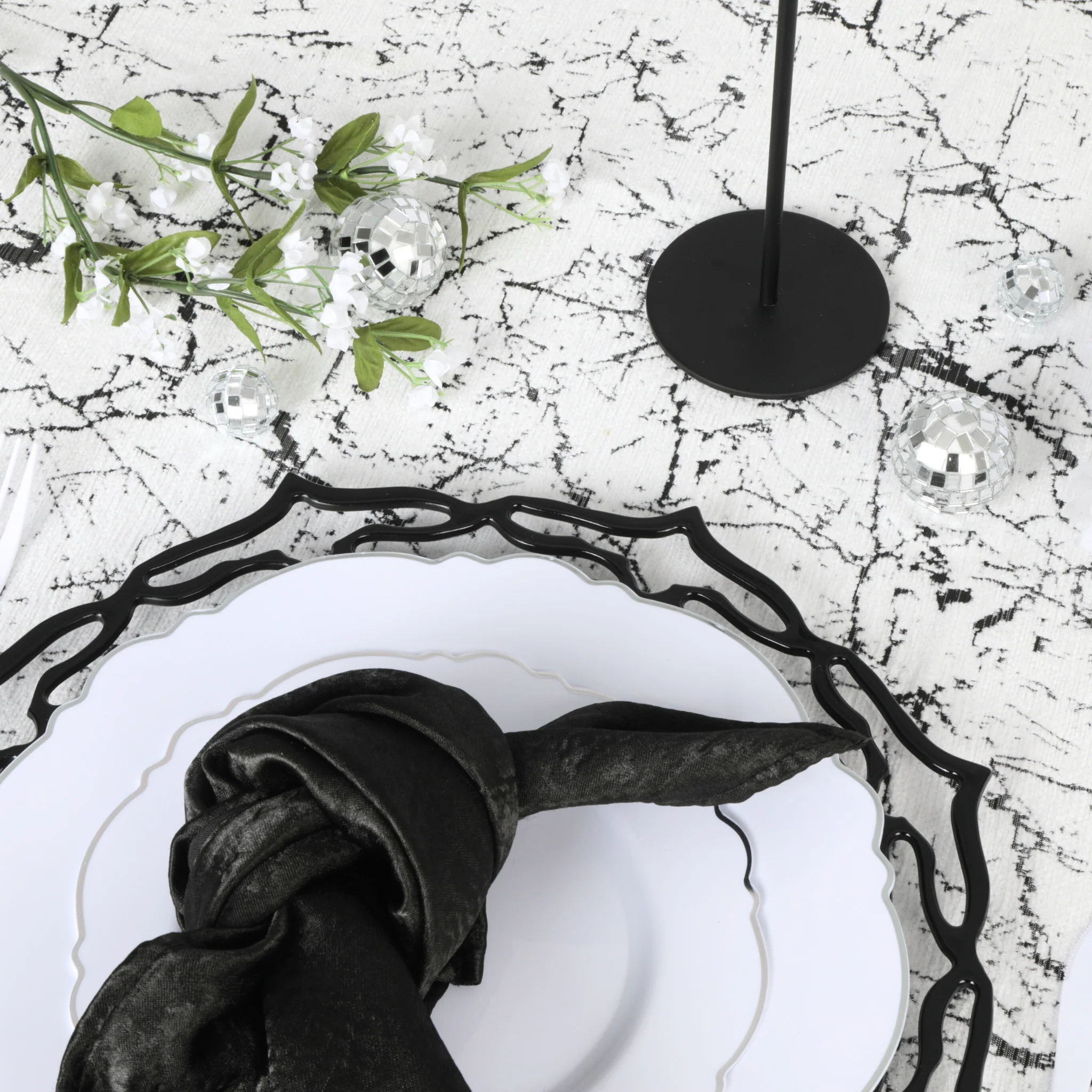 Marble Reversible Jacquard Tablecloth 90"x132" Rectangle  - Shimmer Black - Image 10