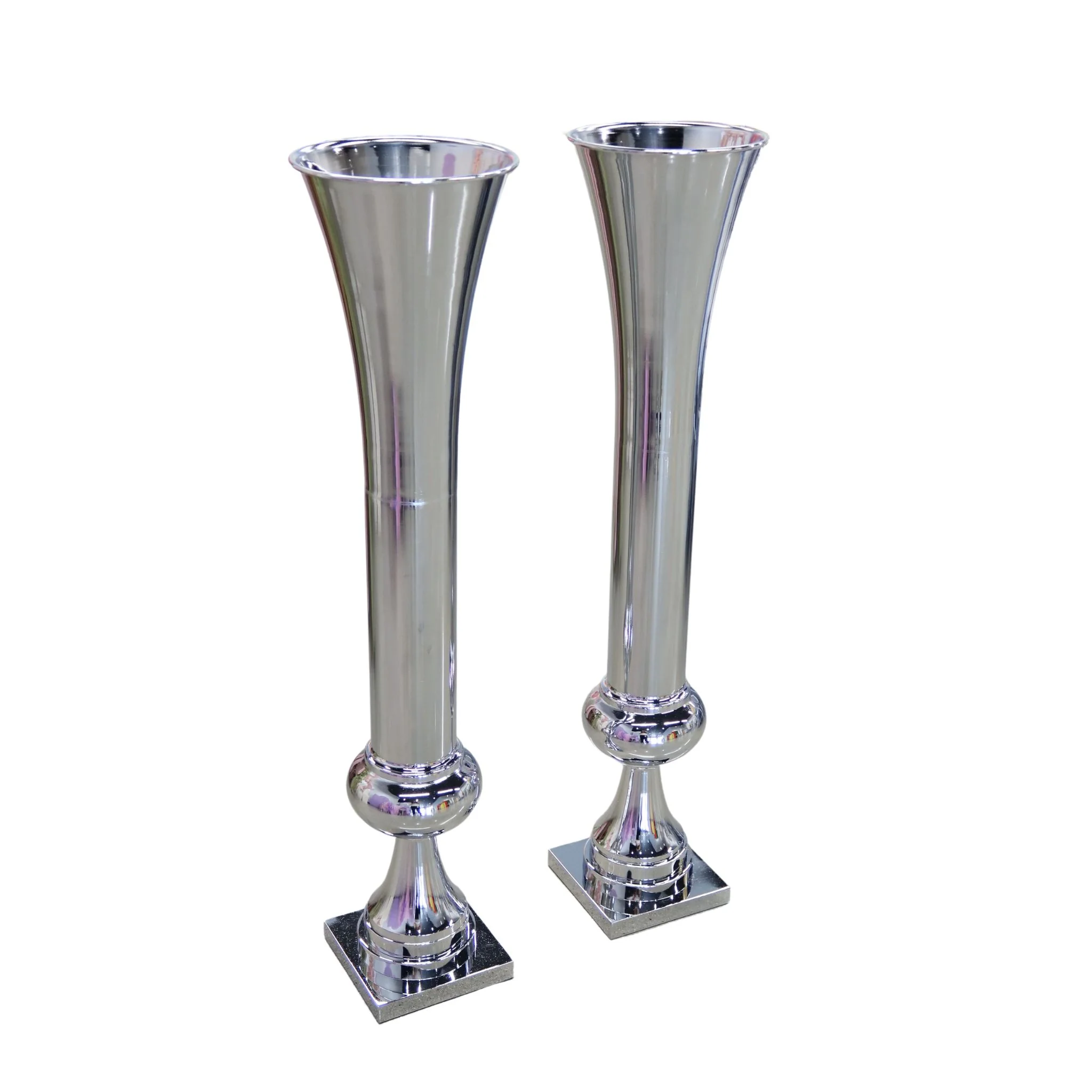 Set of 2 Metal Trumpet Centerpiece Vases - Silver - Image 5
