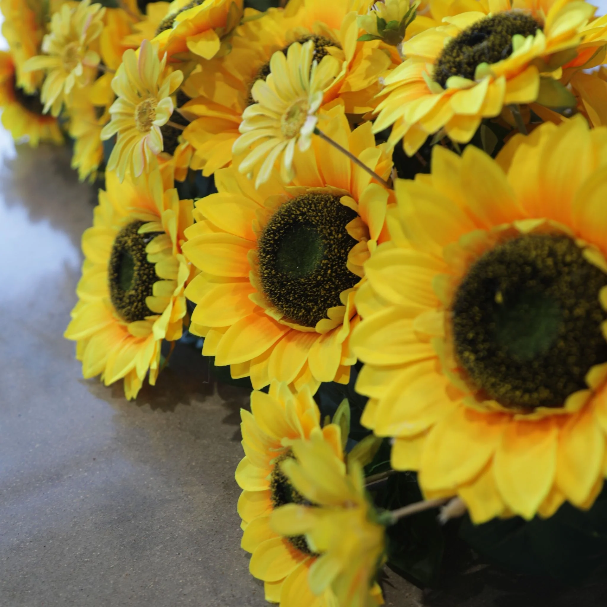 2 pcs/pk Premade Sunflower Backdrop Arch/Table Runner Decor - Image 2