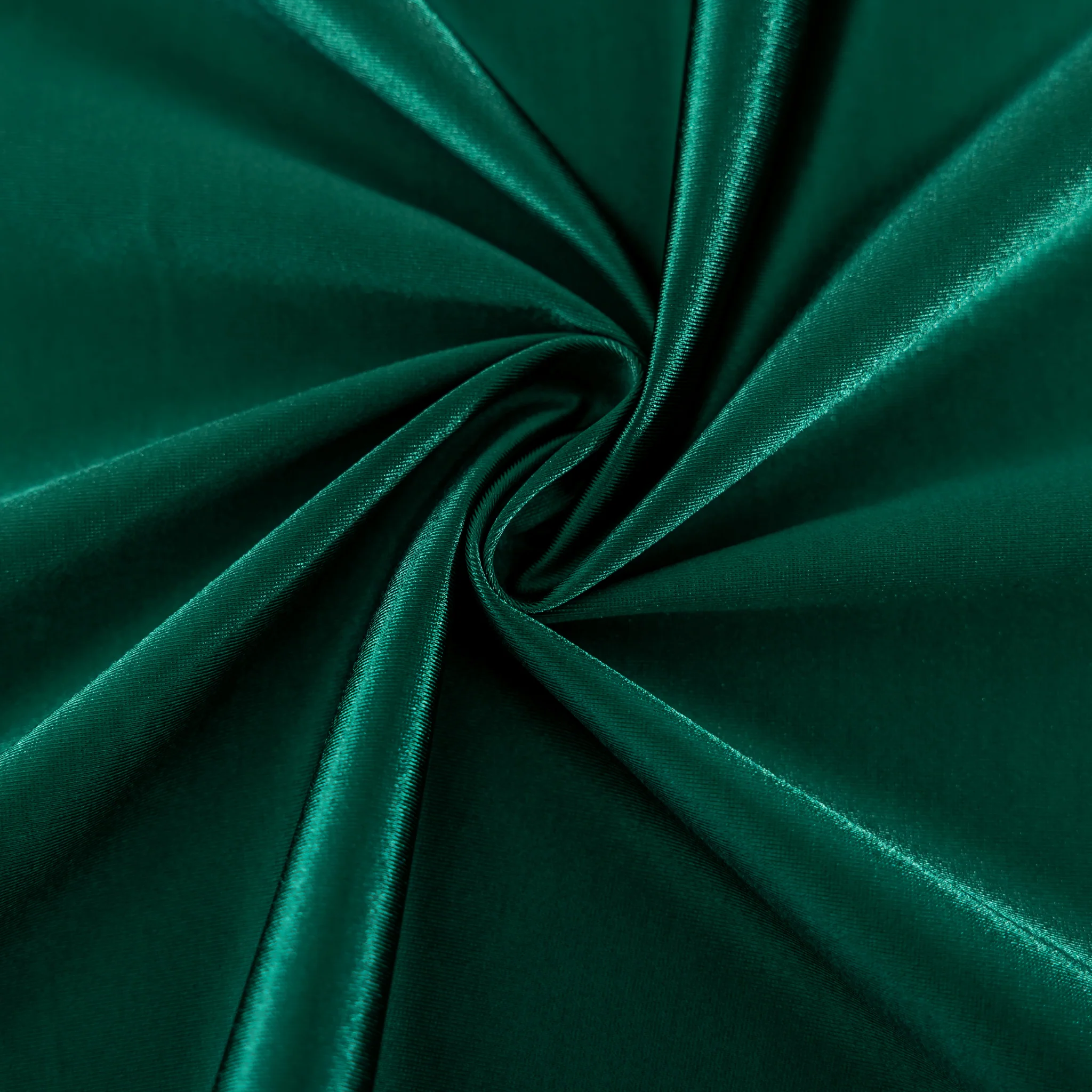 Premium Satin (Wrinkle-Resistant) 132" Round Tablecloth - Emerald Green - Image 2
