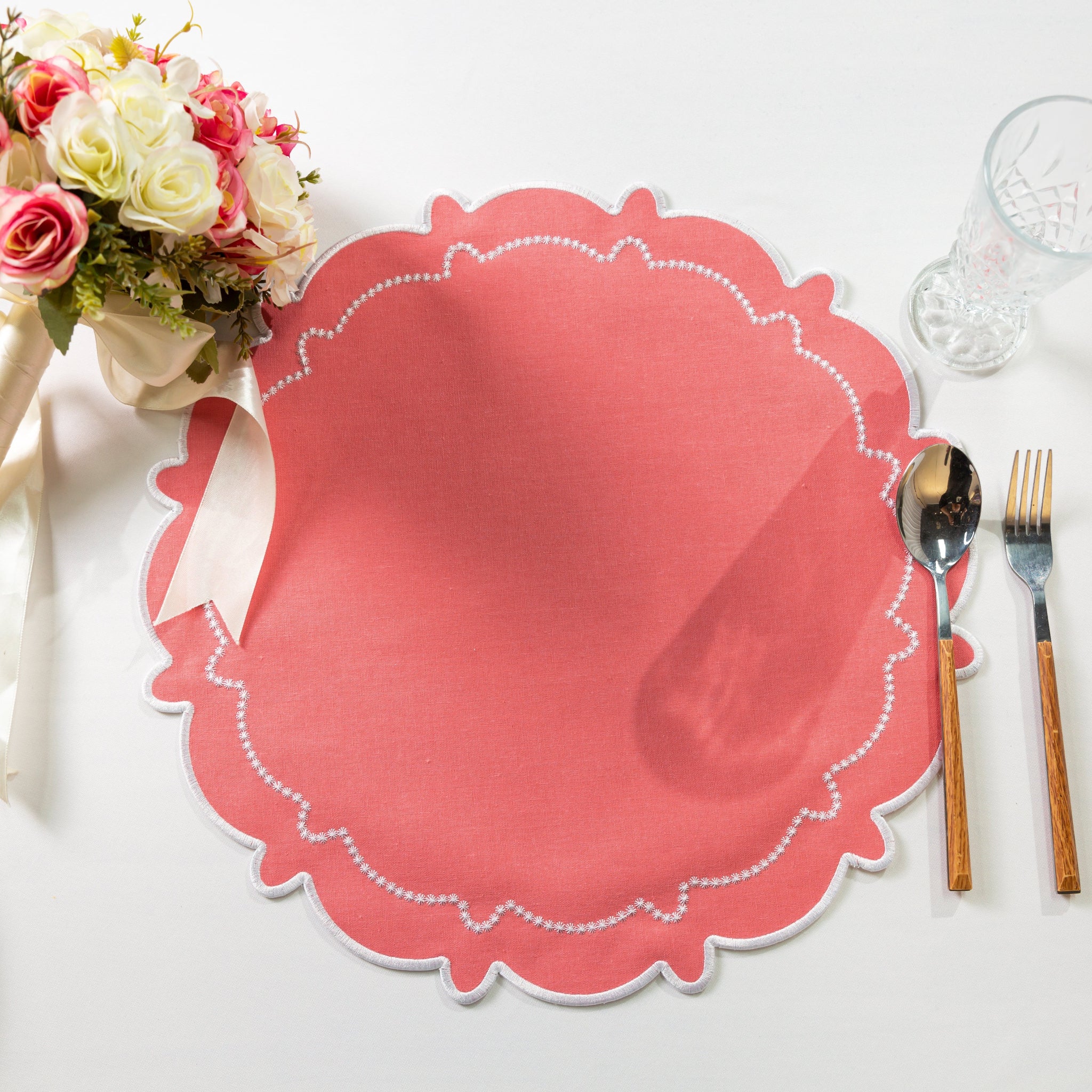 4pc/set Signature Scallop Placemats - Coral/White Trim - Image 3