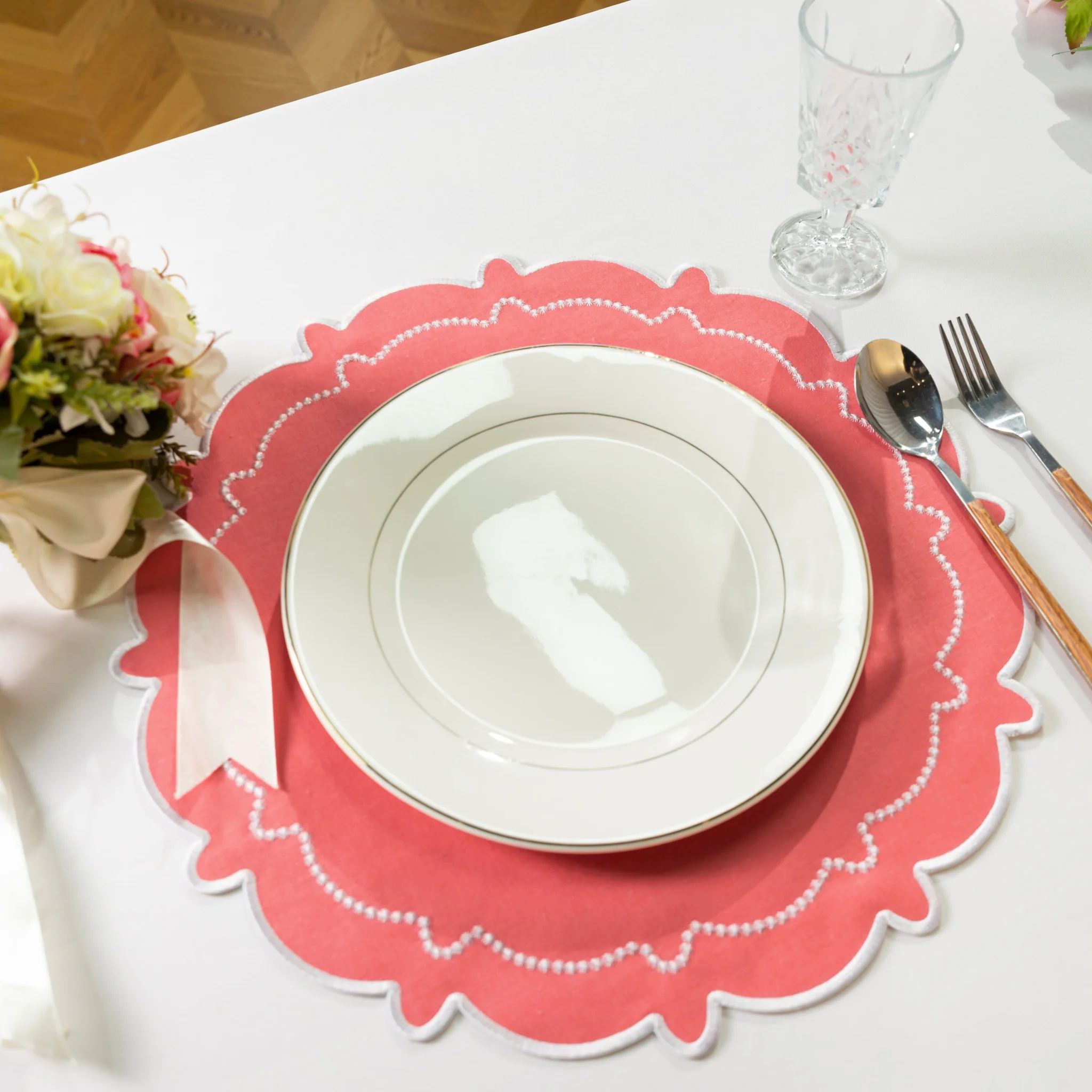 4pc/set Signature Scallop Placemats - Coral/White Trim - Image 5