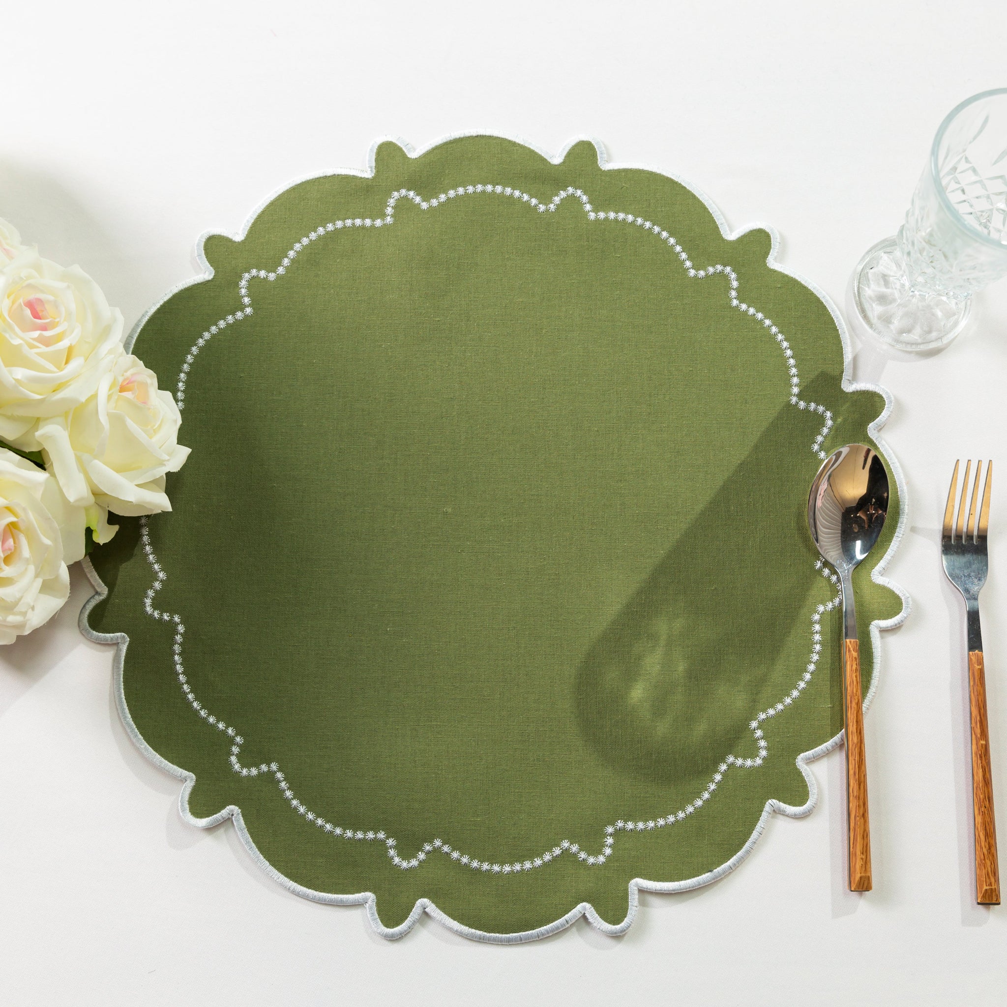 4pc/set Signature Scallop Placemats - Olive Green/White Trim - Image 3
