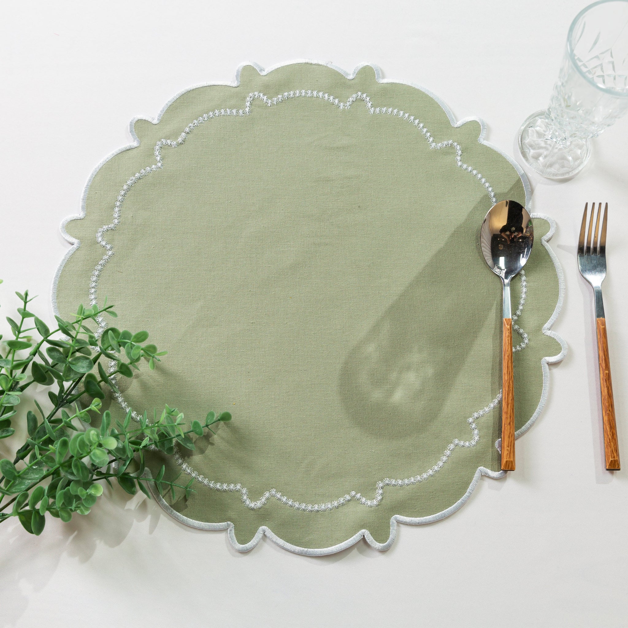 4pc/set Signature Scallop Placemats - Sage Green/White Trim - Image 3