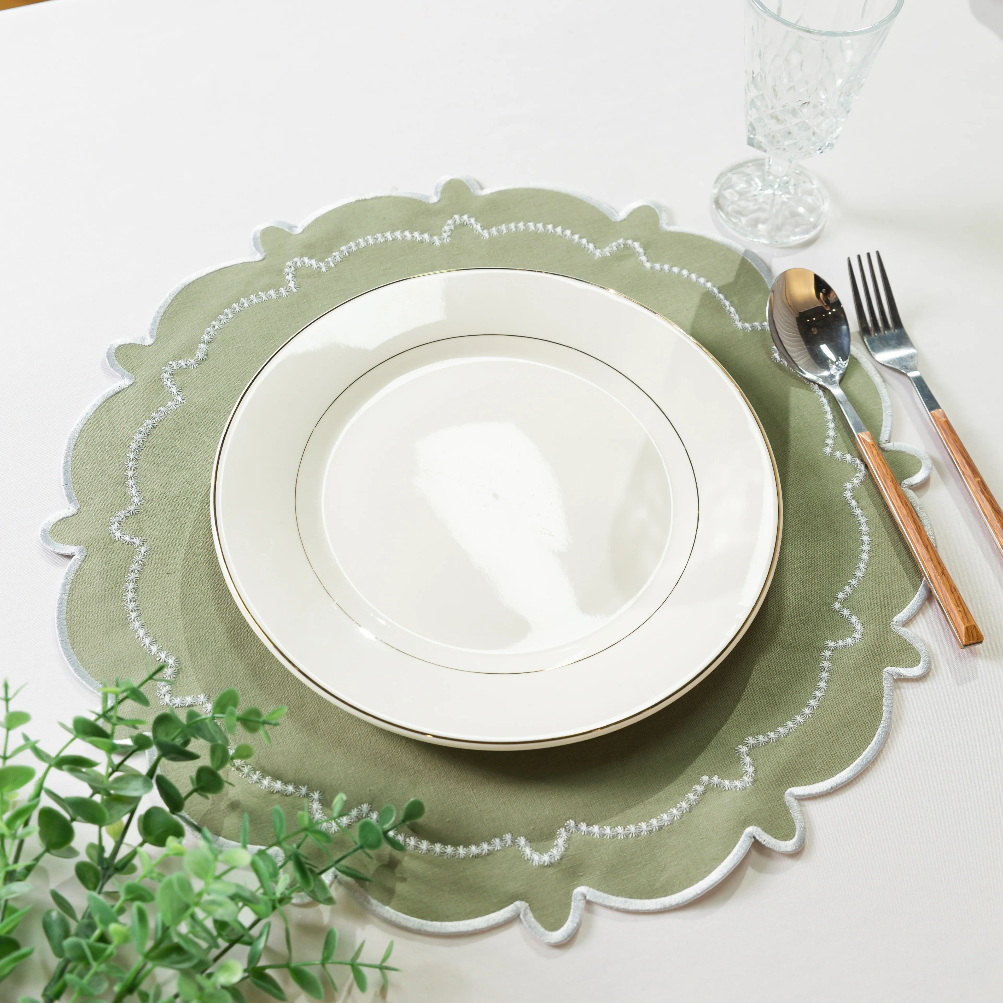4pc/set Signature Scallop Placemats - Sage Green/White Trim - Image 5
