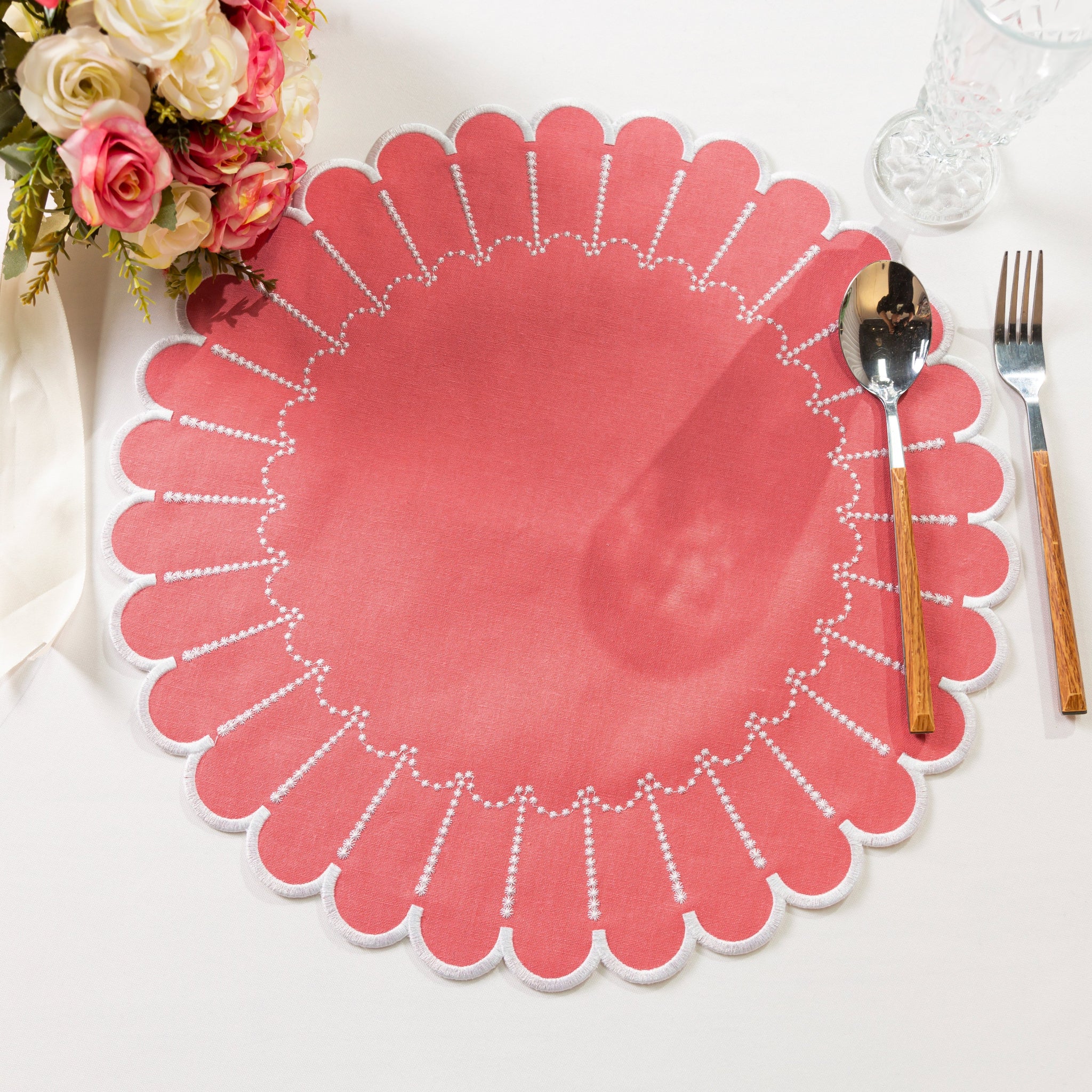 4pc/set Sunburst Edge Placemats - Coral/White Trim - Image 4