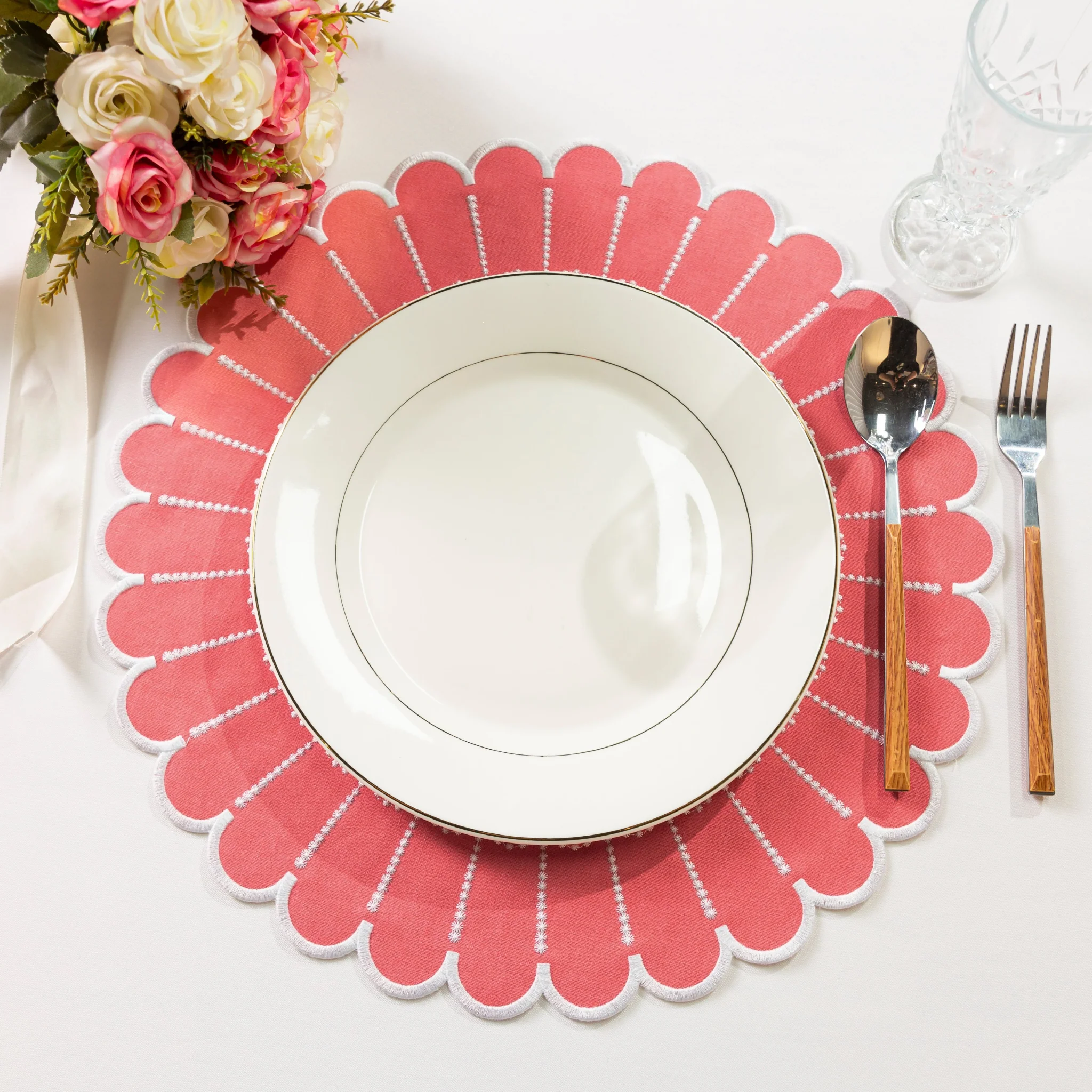 4pc/set Sunburst Edge Placemats - Coral/White Trim - Image 6