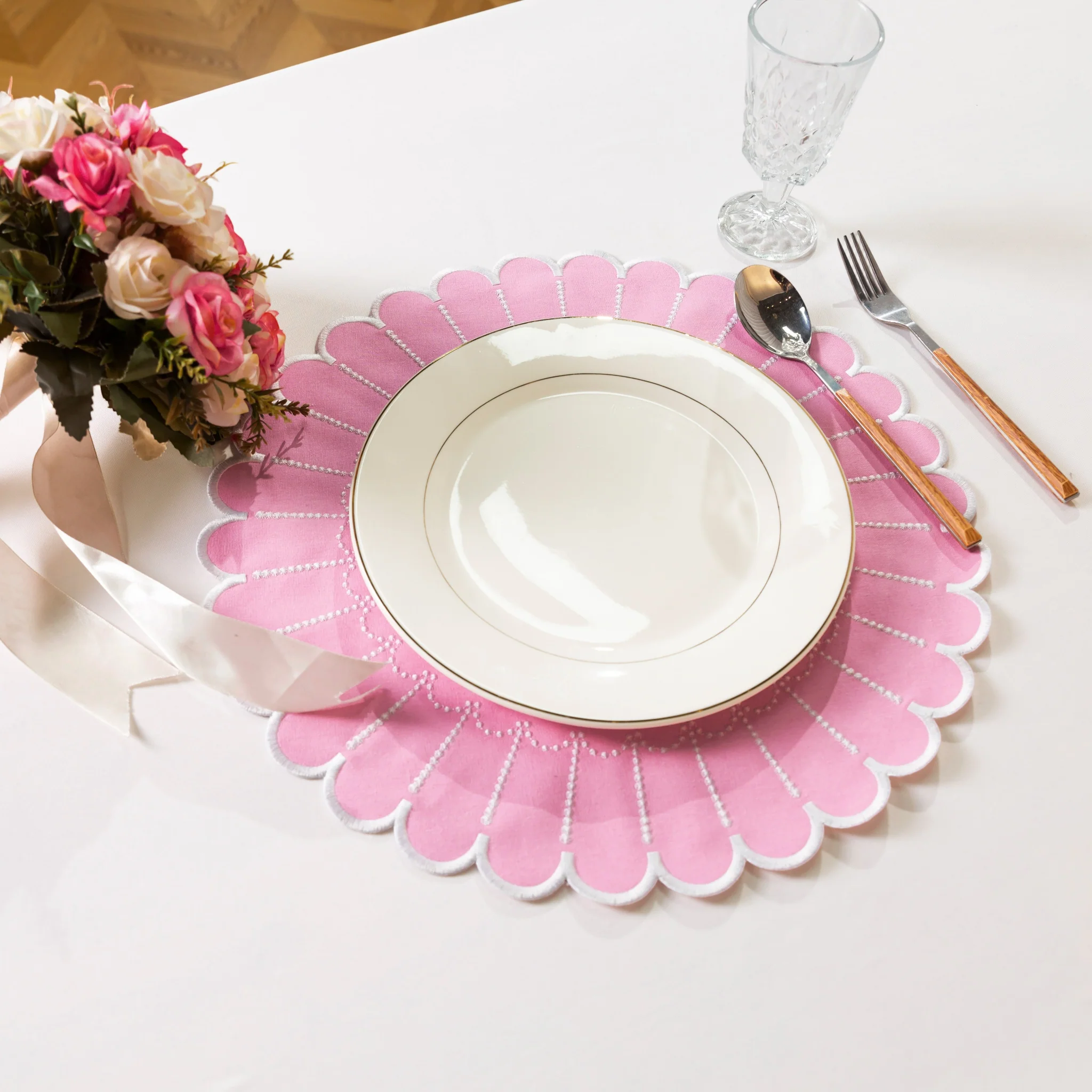 4pc/set Sunburst Edge Placemats - Pink/White Trim - Image 7